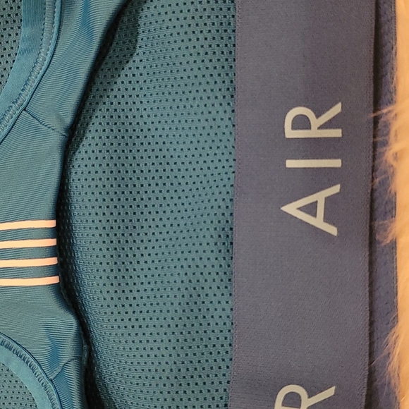 Nike Sports Bra - Picture 6 of 6